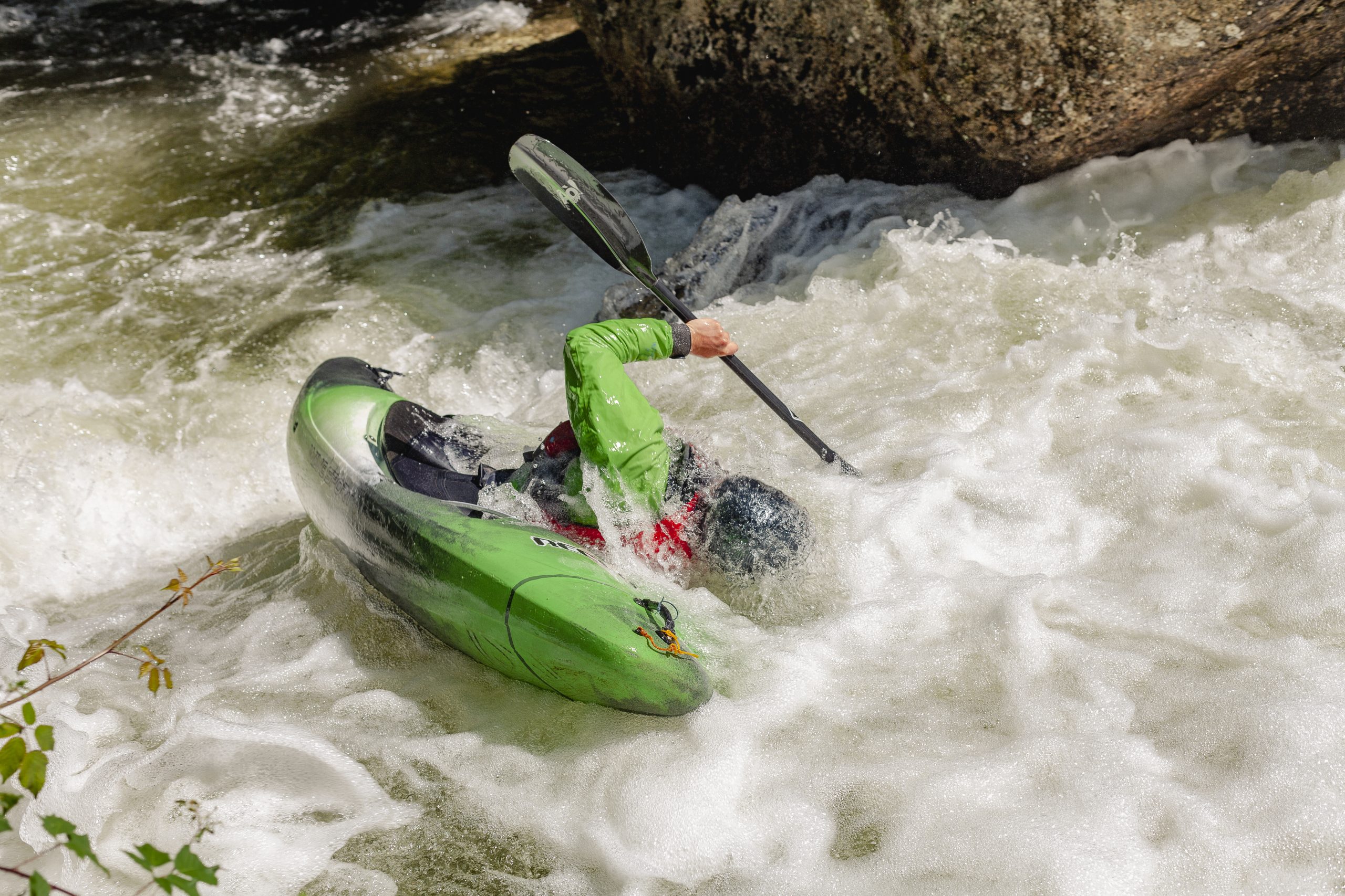 Esquimotaje en La Rampa. Río Piqueras. Descenso en piragua. XX competición de Kayak extremo. 24 de julio de 2022.
© Juan San Sebastián. Todos los derechos reservados.