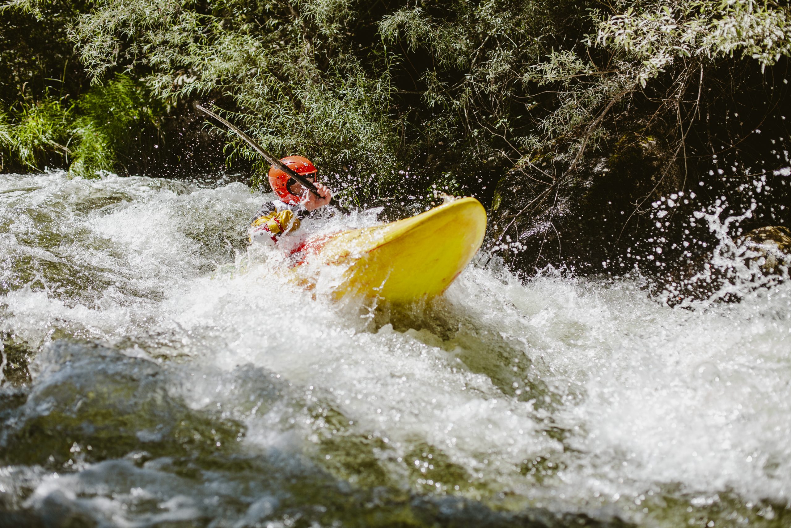 Km lanzado. Río Piqueras. Descenso en piragua. XX competición de Kayak extremo. 24 de julio de 2022.
© Juan San Sebastián. Todos los derechos reservados.