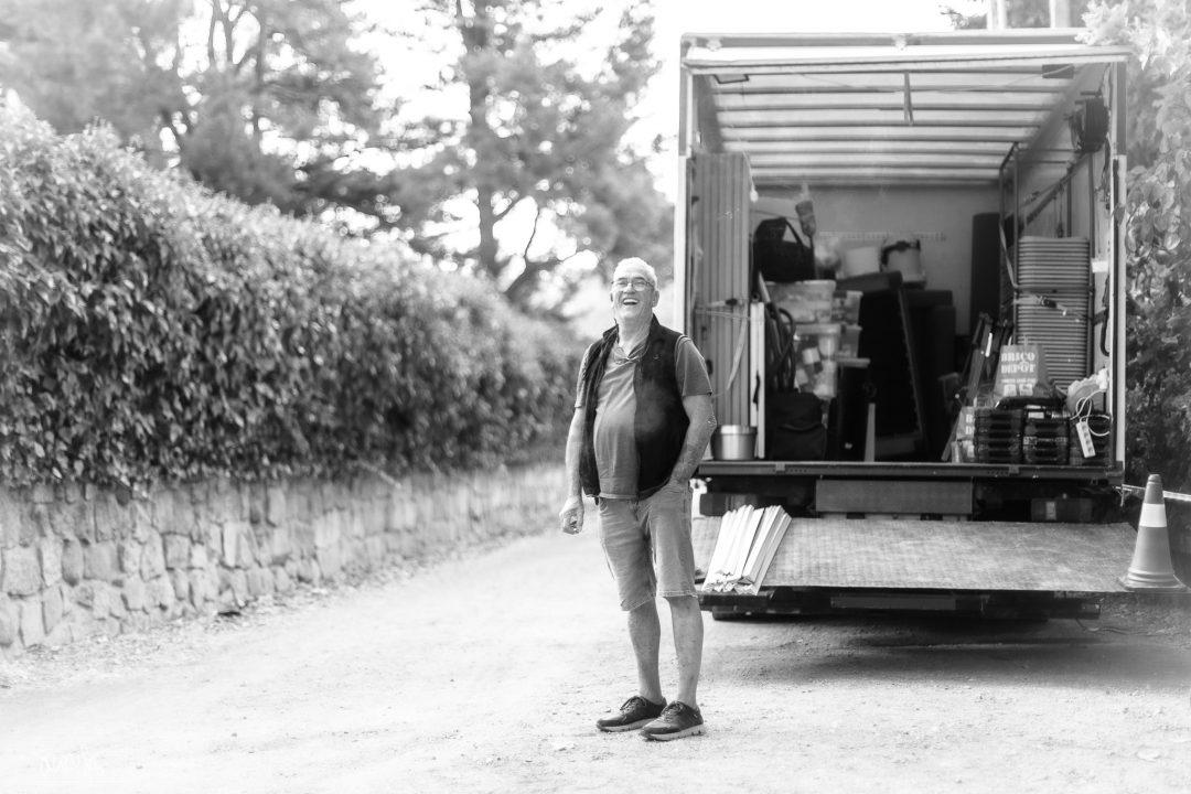 just beside the production truck © Juanse. 2025